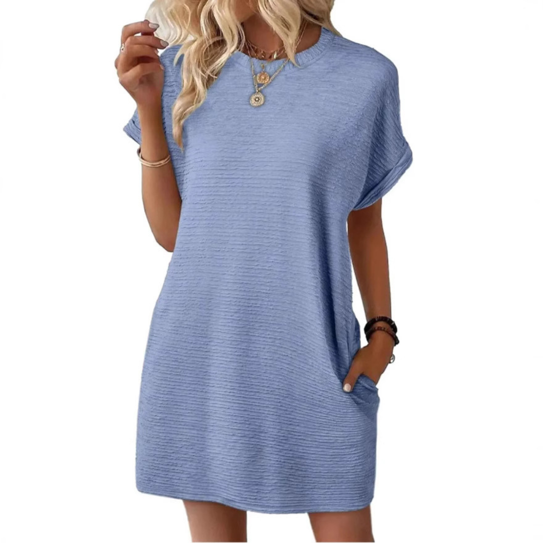 Abito estivo minimalista elegante e confortevole per donna