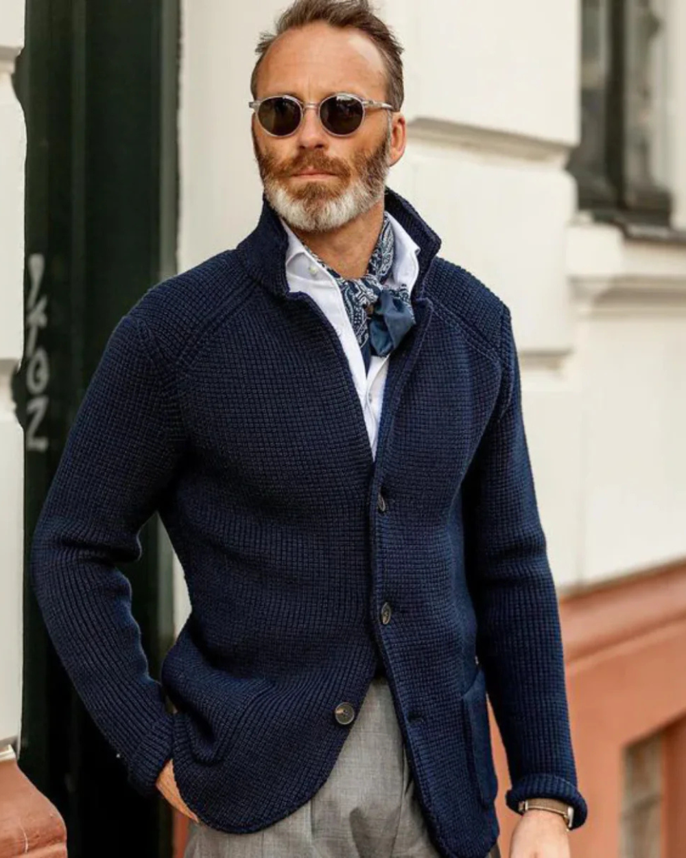 Gilet uomo elegante in maglia versatile con bottoni