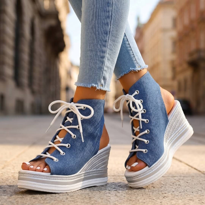 Sandali donna con zeppa alta e allacciatura frontale