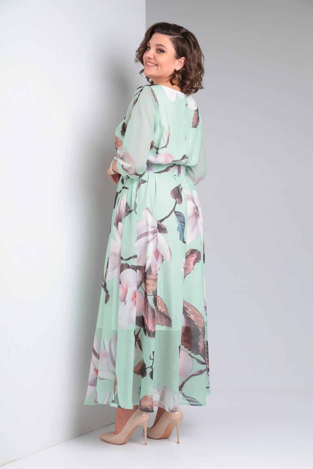 Abito elegante floreale lungo e fluido per donna