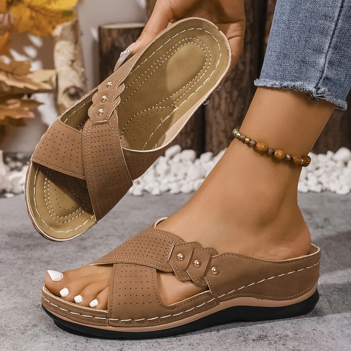 Sandali ortopedici donna con zeppa comoda ed elegante