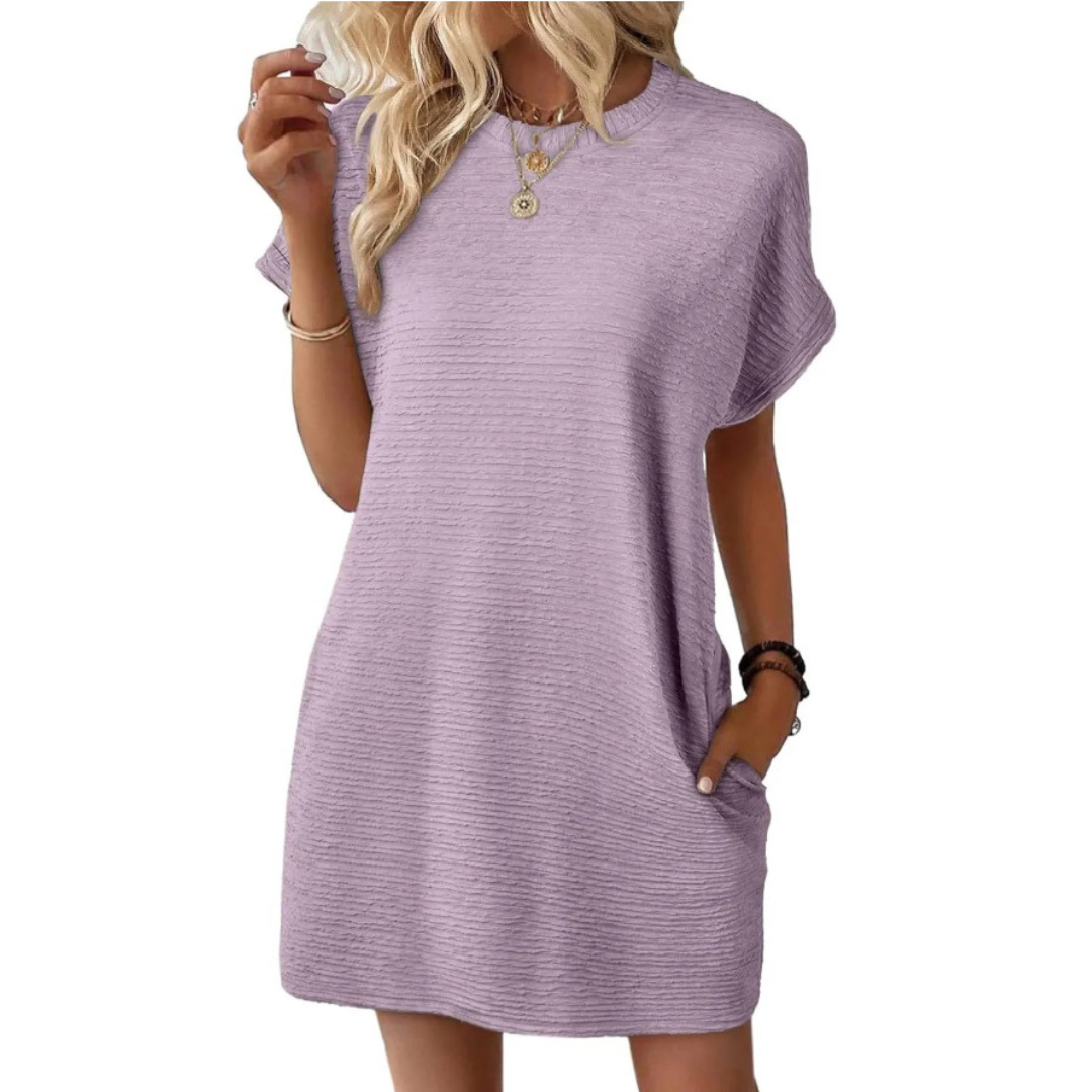 Abito estivo minimalista elegante e confortevole per donna