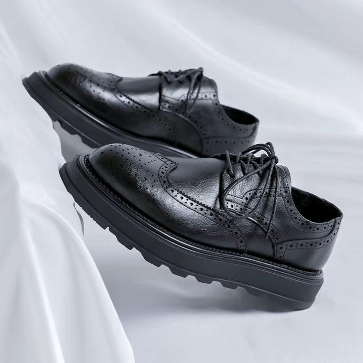 Scarpe uomo eleganti strutturate con lacci e suola stabile