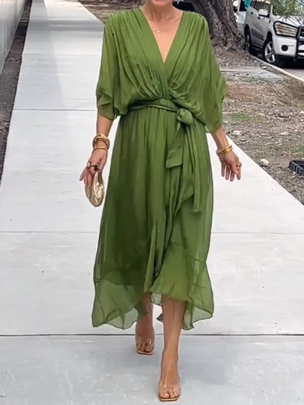 Stylowa i elegancka sukienka maxi w dekolcie