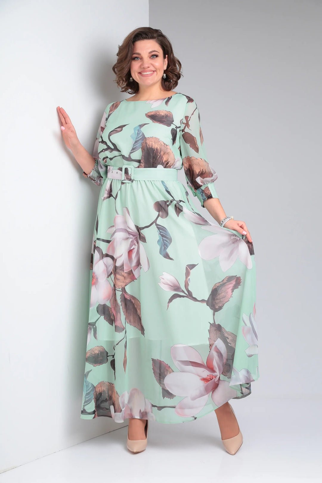 Abito elegante floreale lungo e fluido per donna