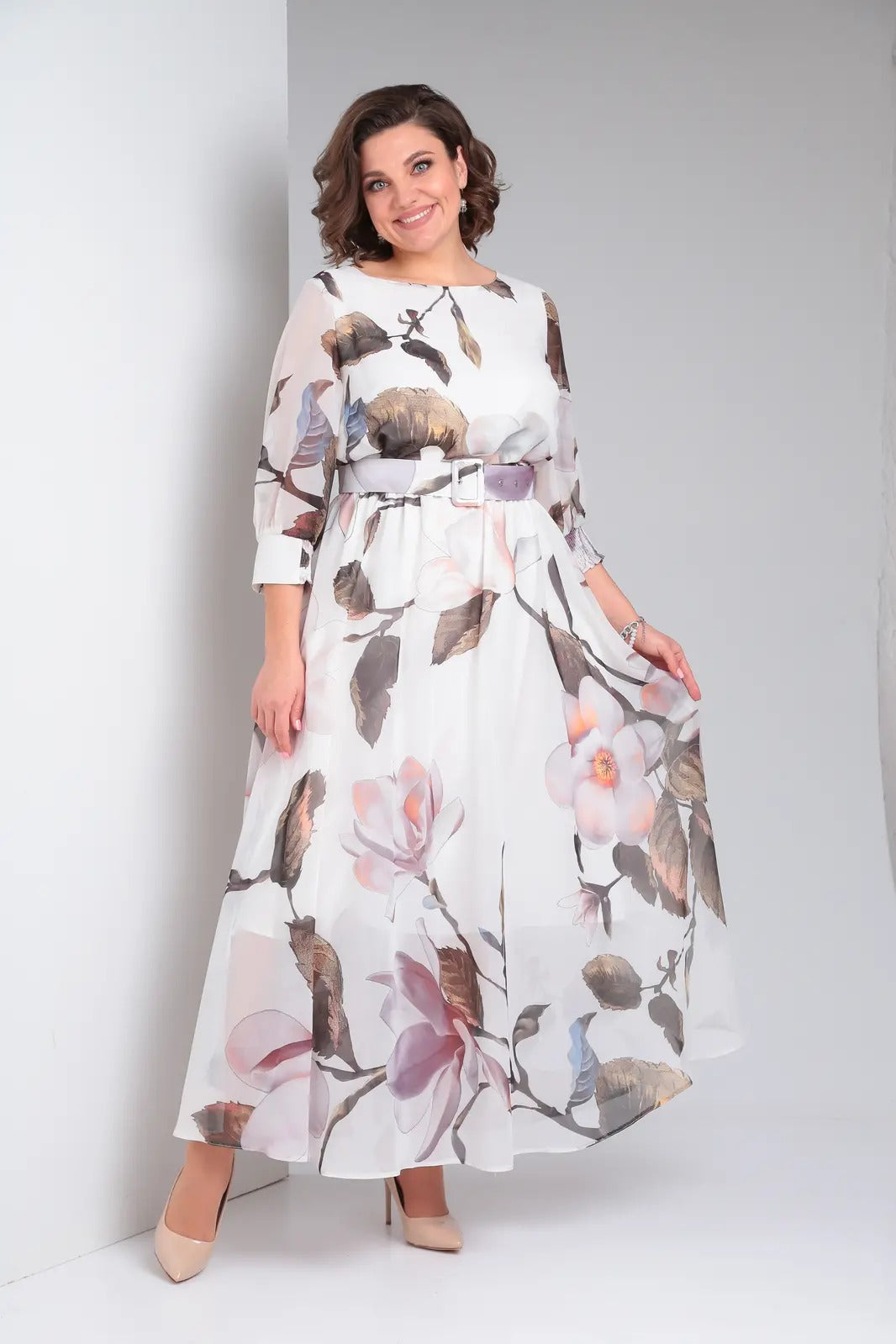 Abito elegante floreale lungo e fluido per donna