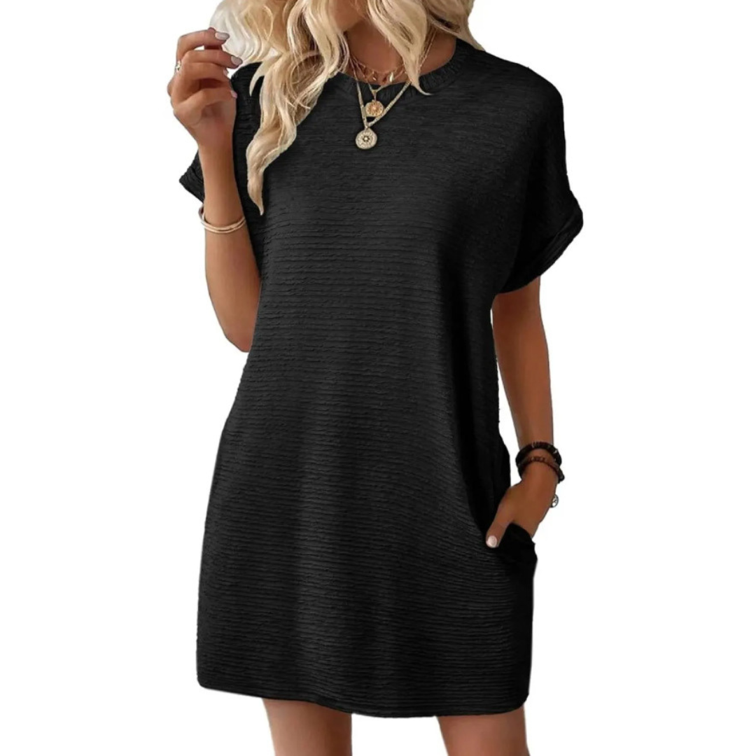 Abito estivo minimalista elegante e confortevole per donna