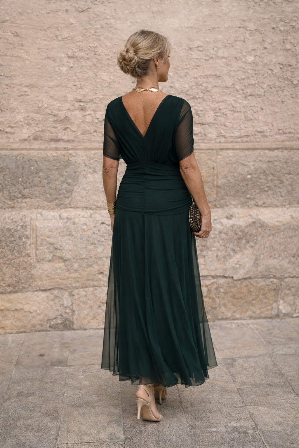 Abito lungo floreale elegante da donna fluido e raffinato