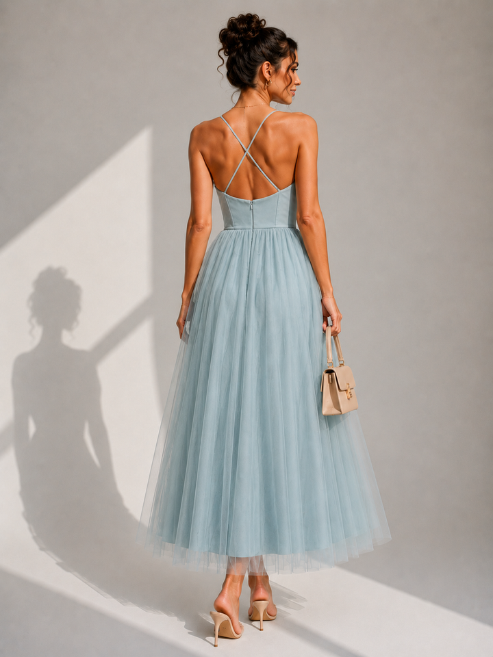 Abito midi elegante in tulle con schiena scoperta