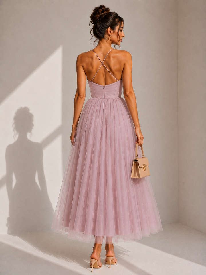 Abito midi elegante in tulle con schiena scoperta