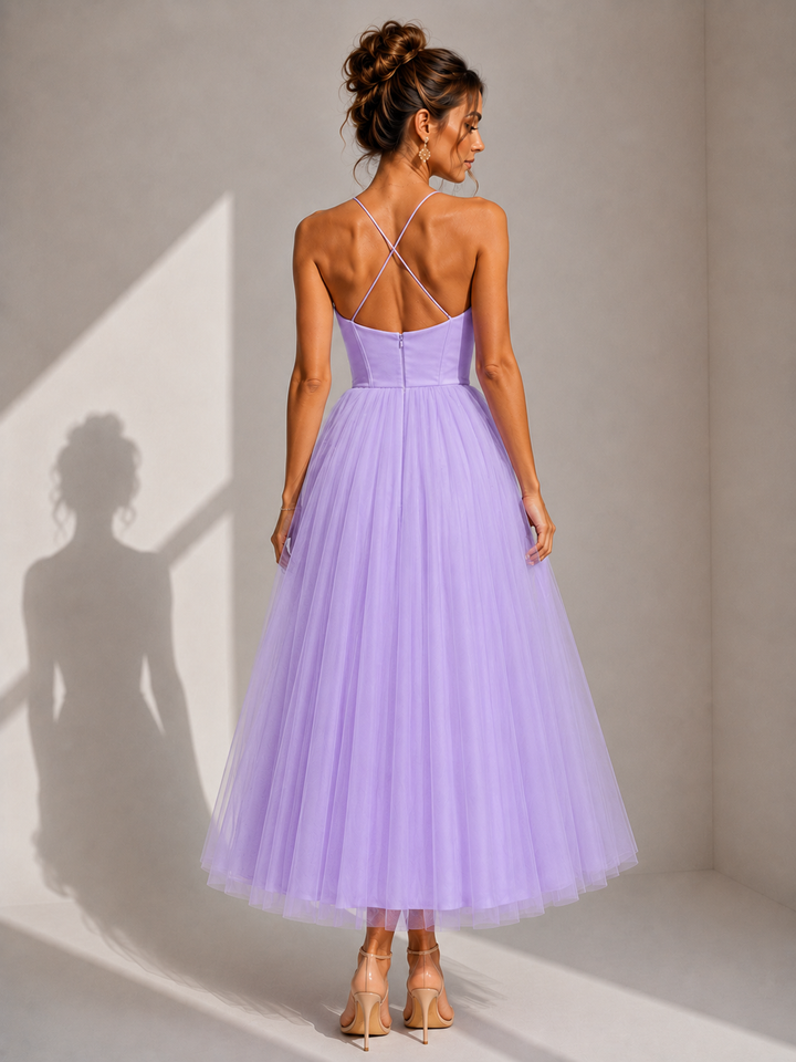 Abito midi elegante in tulle con schiena scoperta