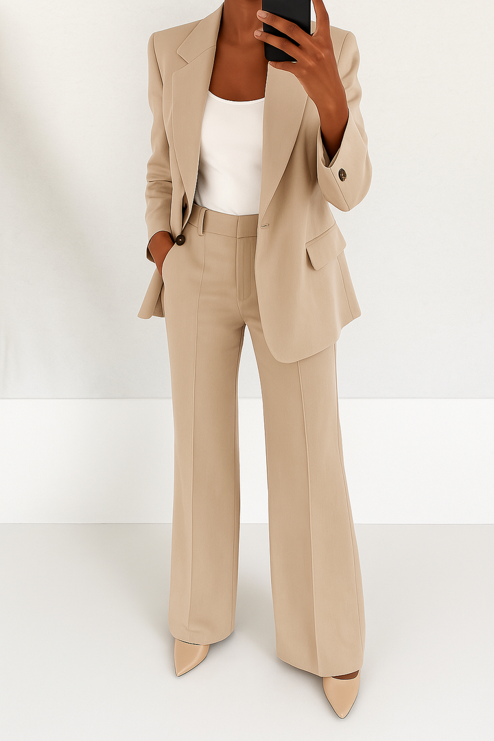 Completo elegante da donna due pezzi con giacca e pantalone