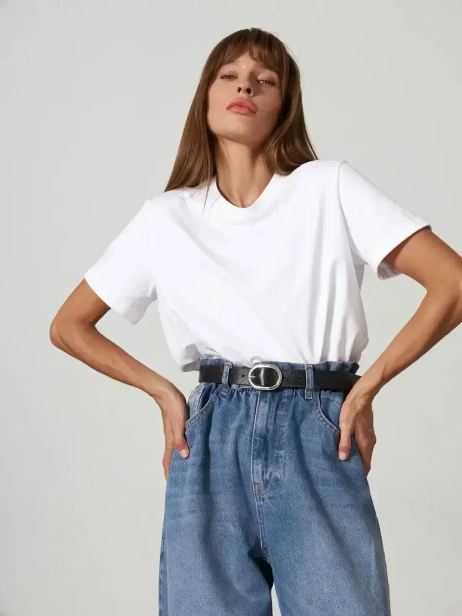 T-shirt donna in cotone 100% essenziale e versatile