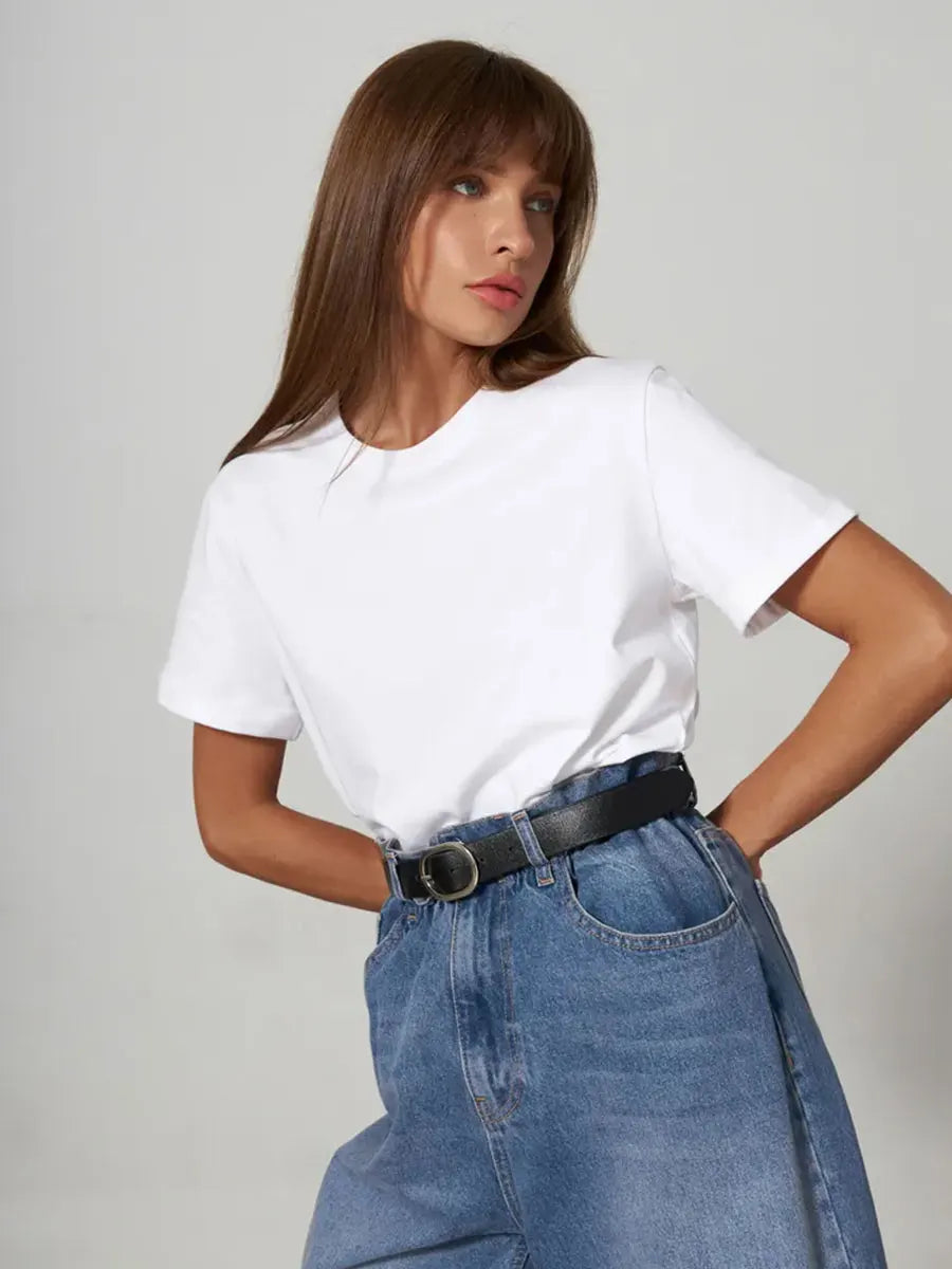 T-shirt donna in cotone 100% essenziale e versatile