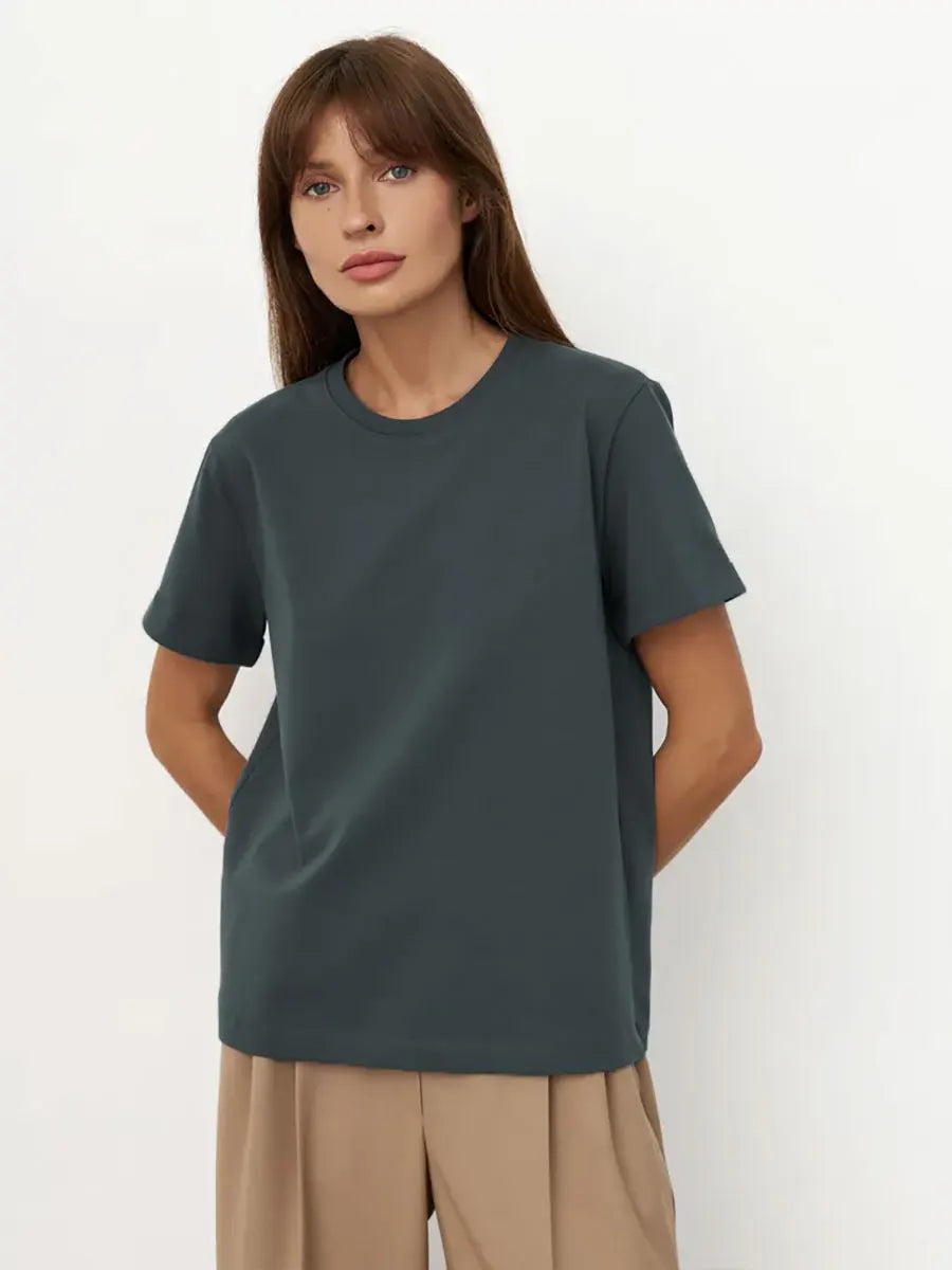 T-shirt donna in cotone 100% essenziale e versatile