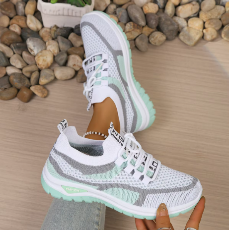 Scarpe leggere e confortevoli per uso quotidiano da donna