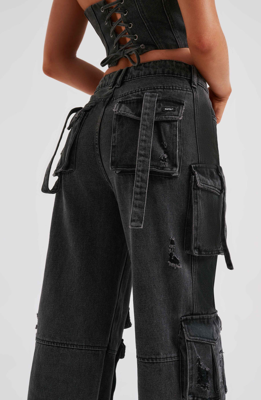 Pantaloni cargo donna in denim nero oversize a vita alta