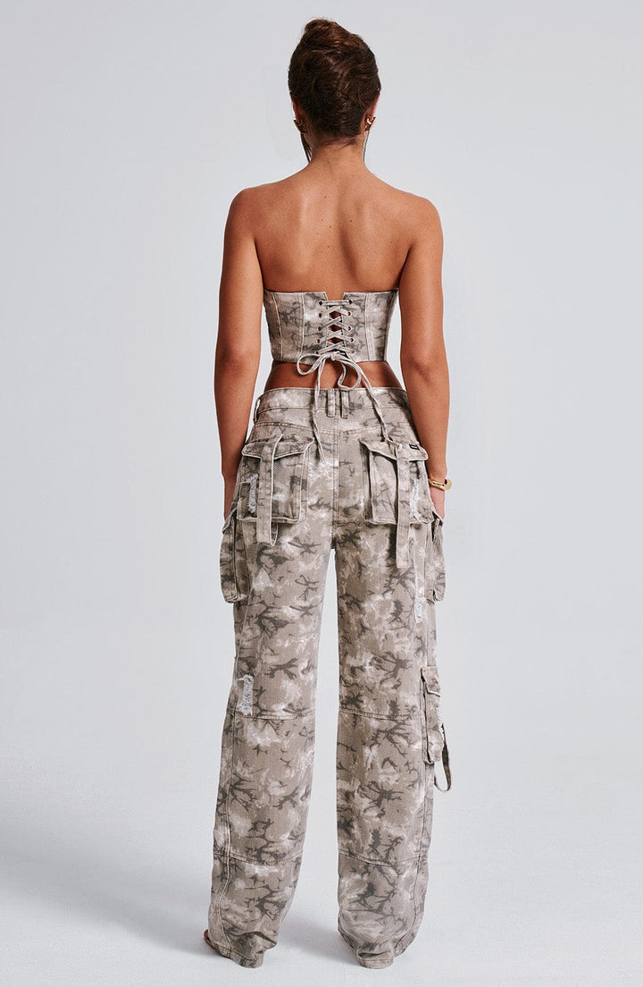 Pantaloni cargo donna in denim camouflage oversize a vita alta