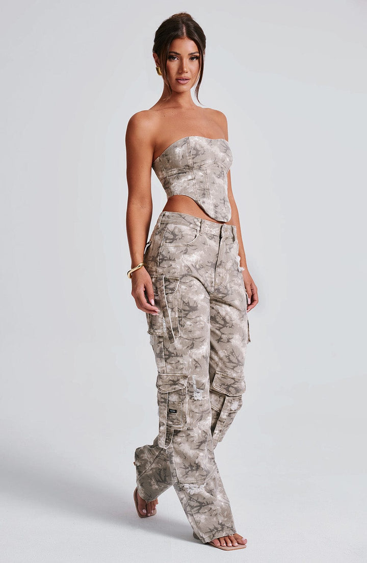 Pantaloni cargo donna in denim camouflage oversize a vita alta
