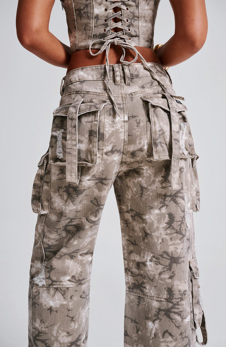 Pantaloni cargo donna in denim camouflage oversize a vita alta