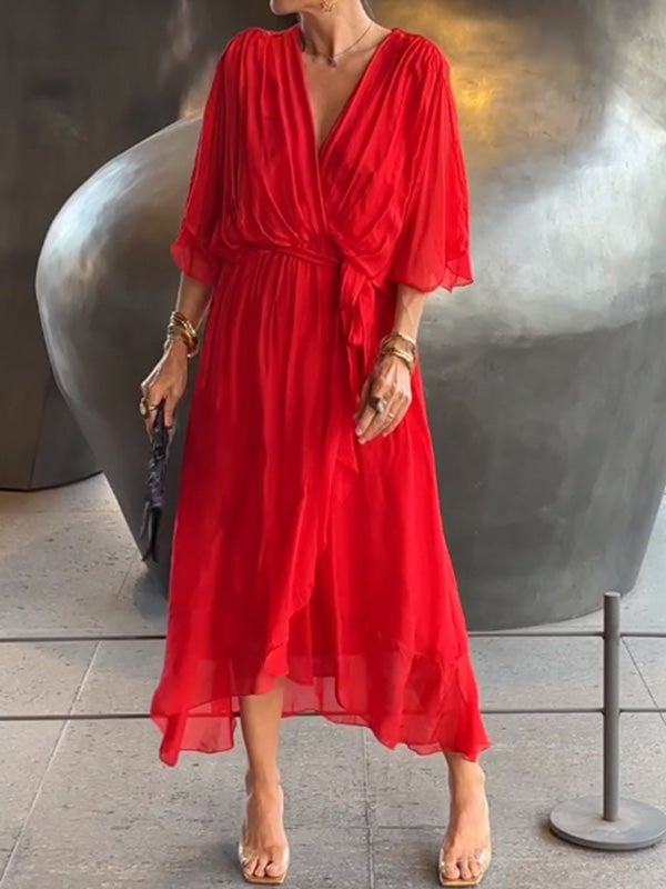 Stylowa i elegancka sukienka maxi w dekolcie