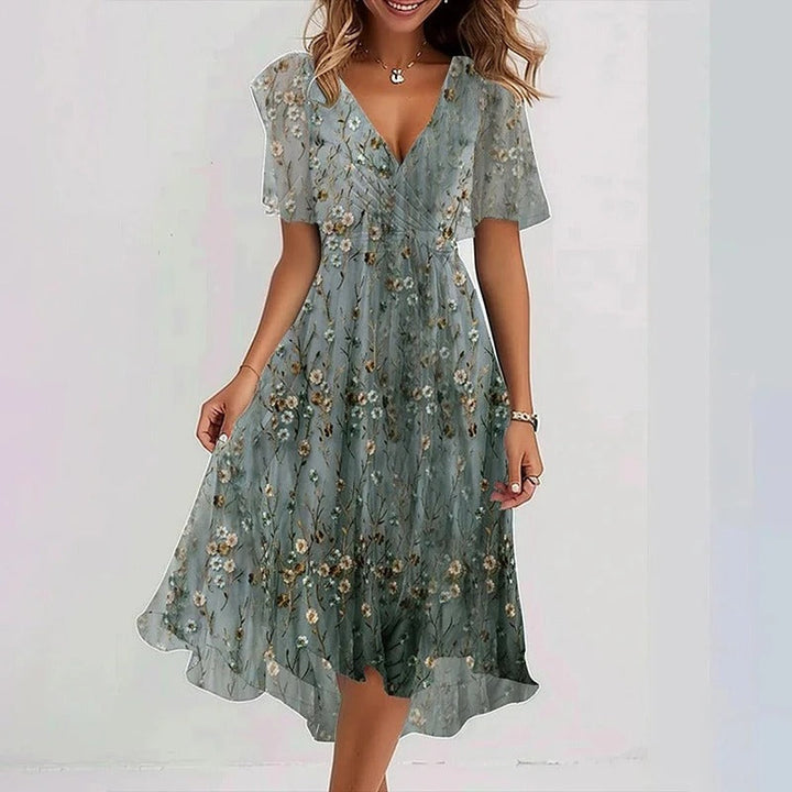 Abito da donna elegante colorato e raffinato