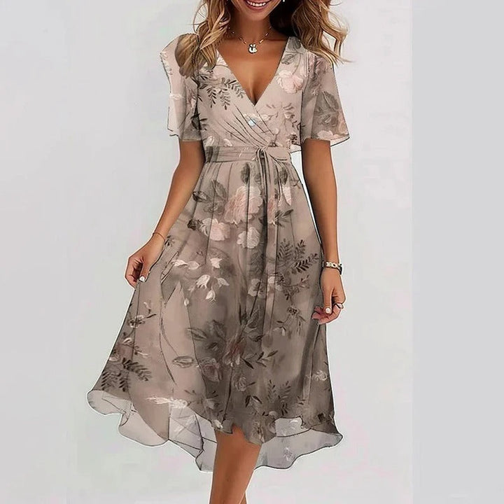 Abito da donna elegante colorato e raffinato