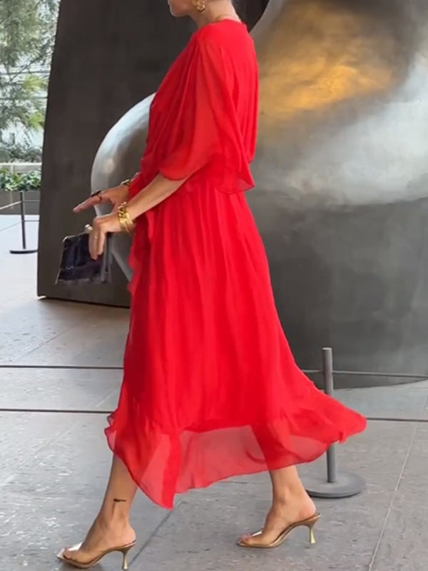 Stylowa i elegancka sukienka maxi w dekolcie