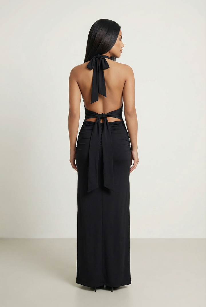 Abito lungo nero elegante donna aderente con schiena scoperta