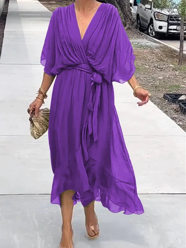 Stylowa i elegancka sukienka maxi w dekolcie